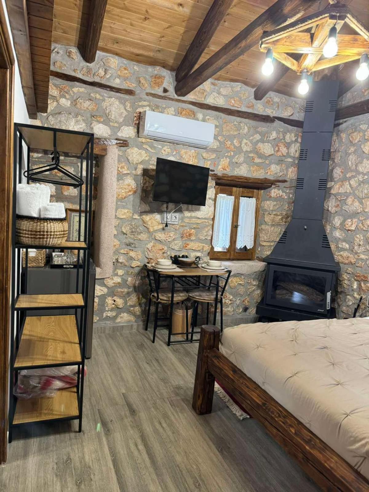 Traditional Stone Guesthouse Agios Ioannis  Bagian luar foto
